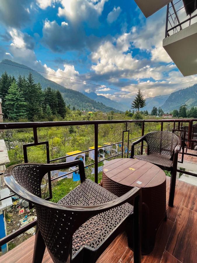 Apple Flower With Balcony And Mountain View Manāli Exteriér fotografie